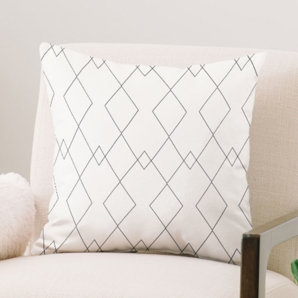 Throw pillow - Picture 2 of 2